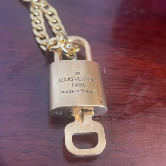 Louis Vuitton Lock and Key - Picture 2 of 3